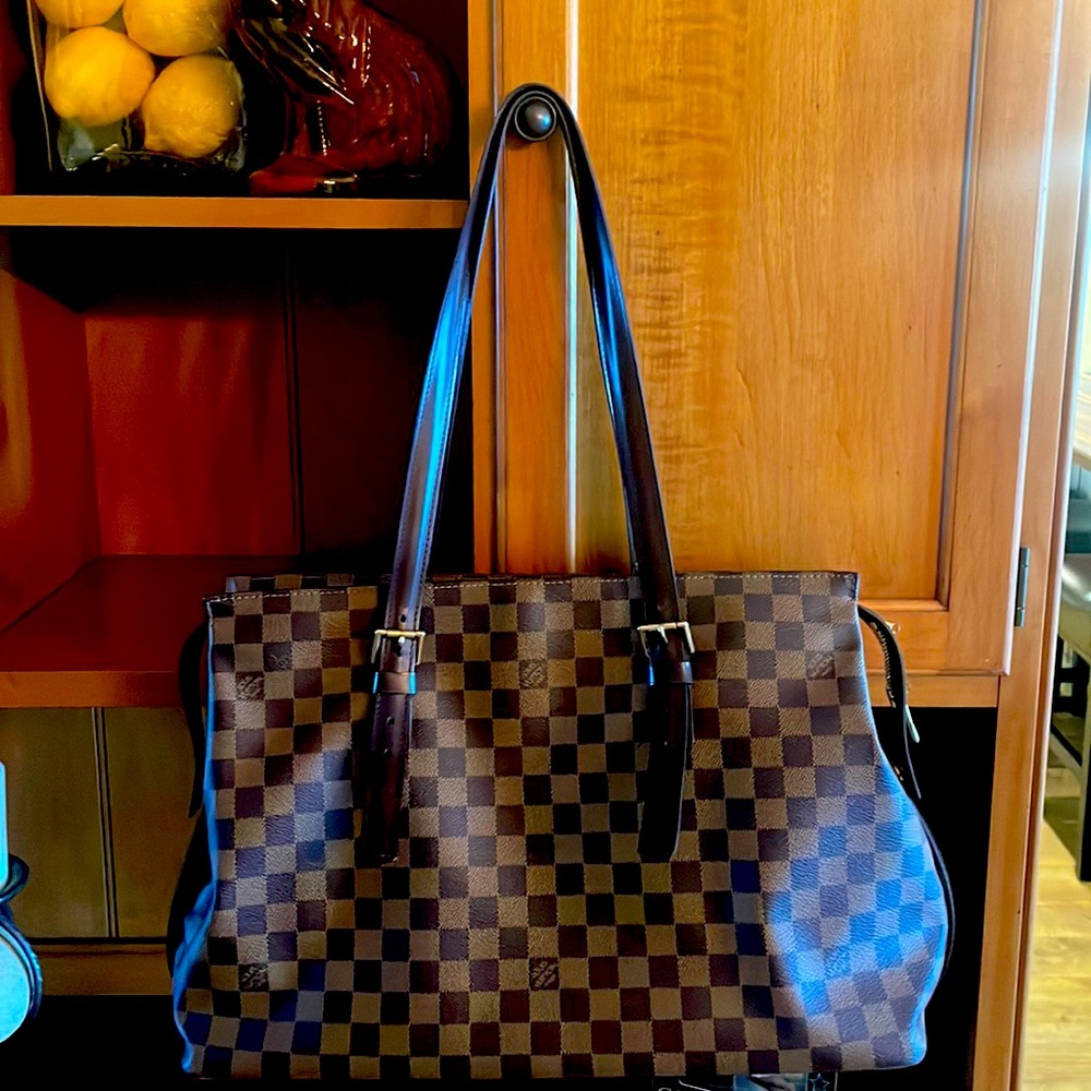 Authentic Louis Vuitton Purse-Damier , Canvas Print.
